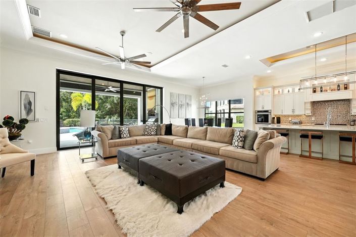 Image No.6-7 Bed Property for sale