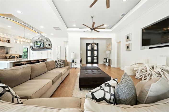 Image No.9-7 Bed Property for sale