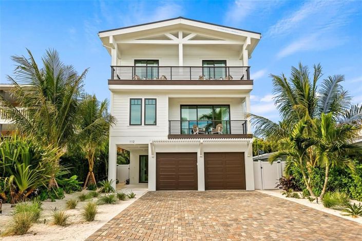 Image No.2-5 Bed Property for sale