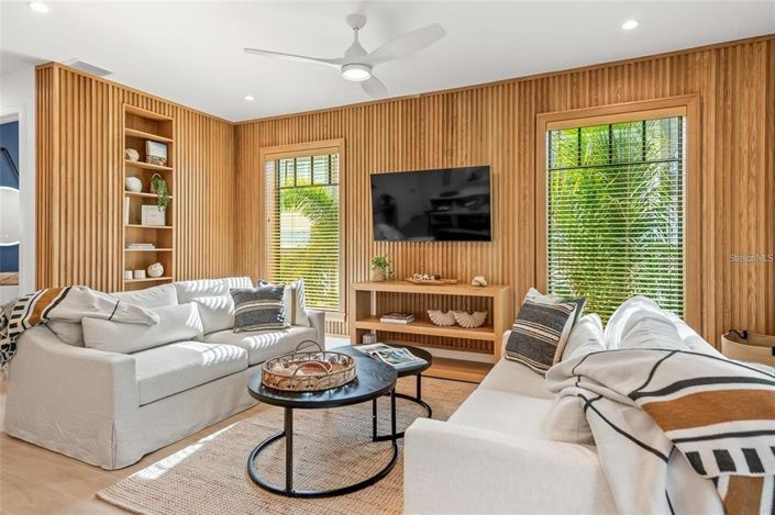 Image No.20-5 Bed Property for sale