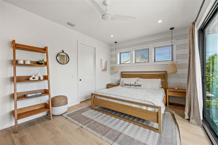 Image No.36-5 Bed Property for sale