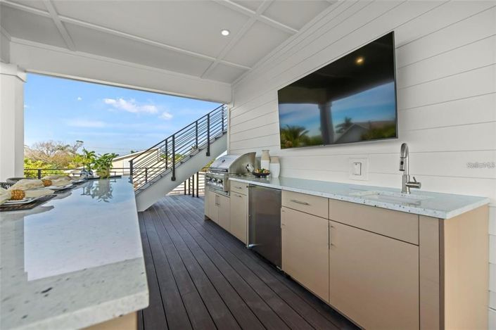 Image No.41-5 Bed Property for sale