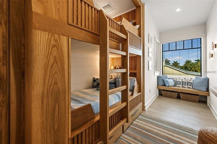 Image No.52-5 Bed Property for sale