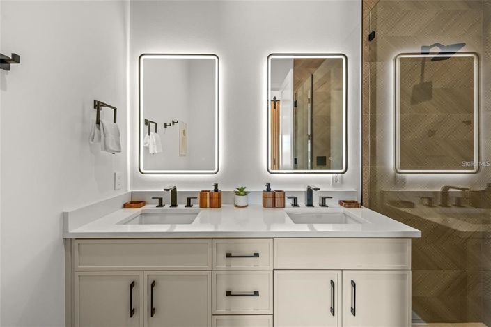 Image No.54-5 Bed Property for sale