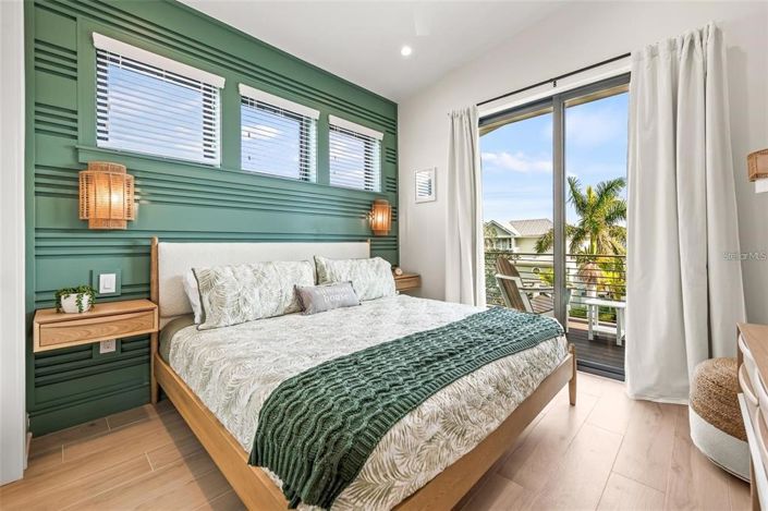 Image No.55-5 Bed Property for sale