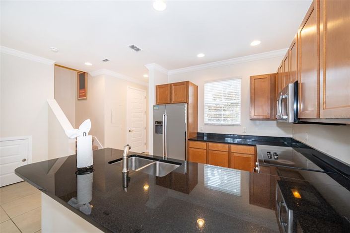 Image No.8-2 Bed Townhouse for sale