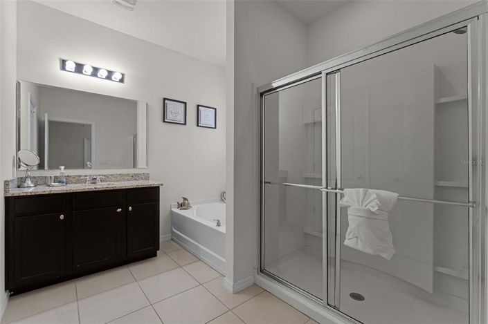 Image No.17-5 Bed Property for sale