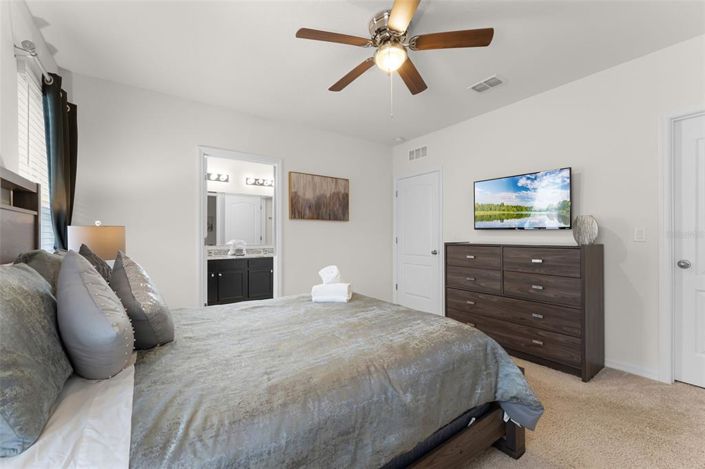 Image No.30-5 Bed Property for sale