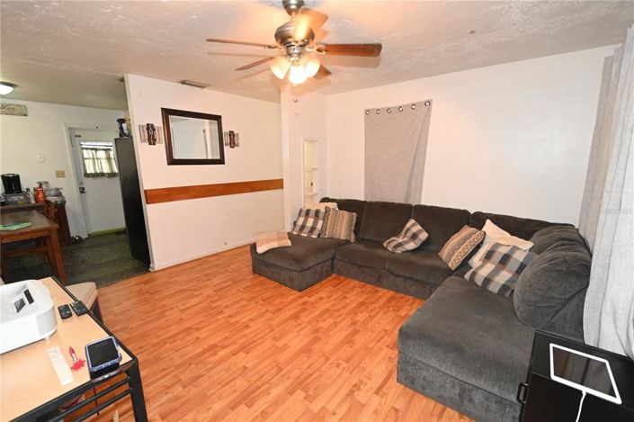 Image No.17-4 Bed Property for sale