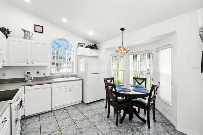 Image No.13-4 Bed Property for sale