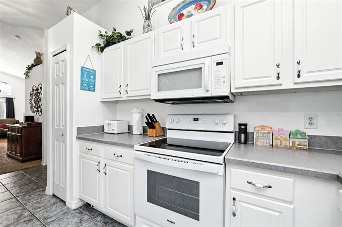 Image No.18-4 Bed Property for sale