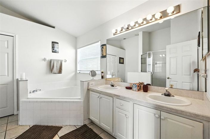 Image No.21-4 Bed Property for sale