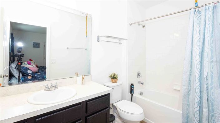 Image No.17-4 Bed Property for sale