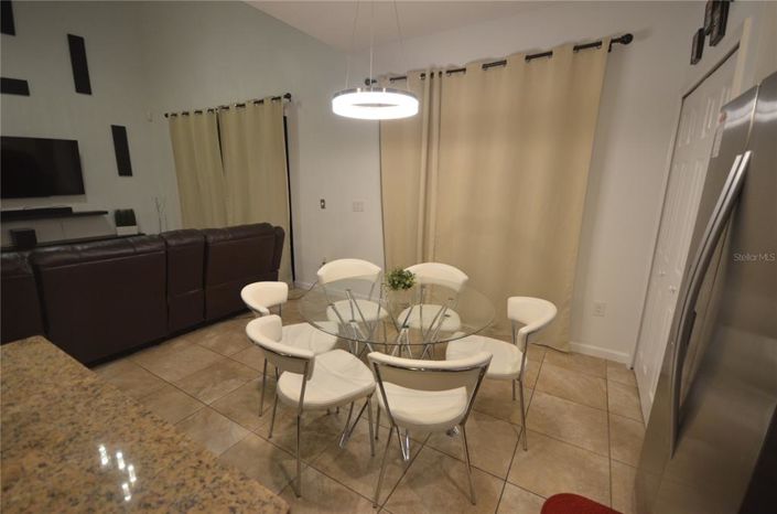 Image No.10-6 Bed Property for sale