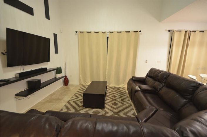 Image No.13-6 Bed Property for sale