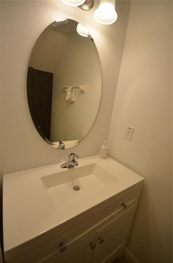 Image No.17-6 Bed Property for sale