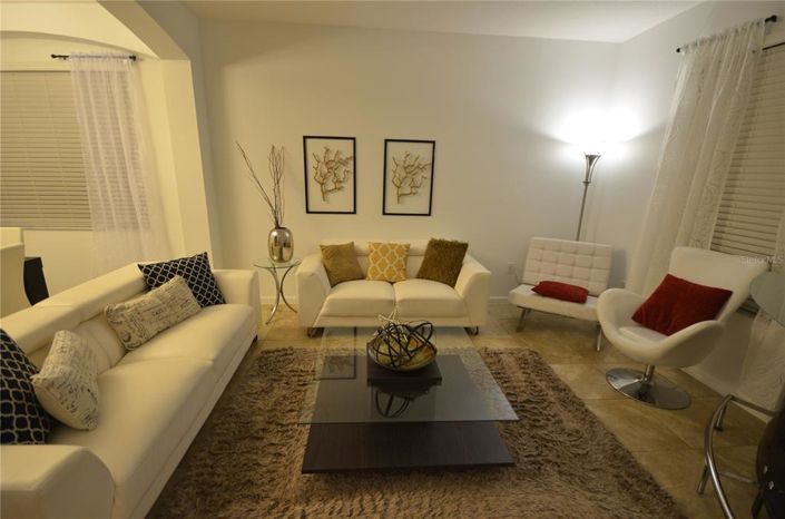 Image No.2-6 Bed Property for sale