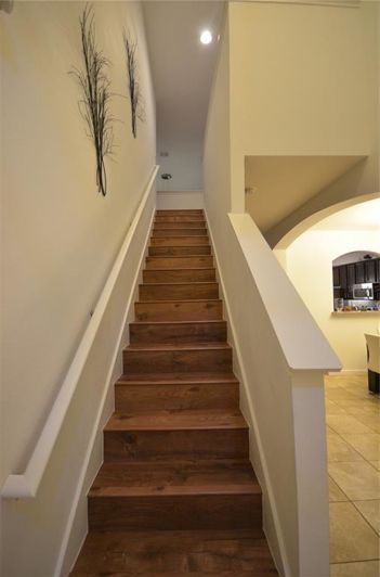 Image No.21-6 Bed Property for sale