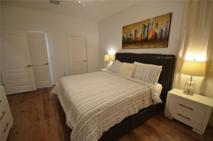 Image No.24-6 Bed Property for sale