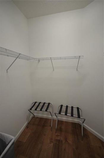 Image No.25-6 Bed Property for sale