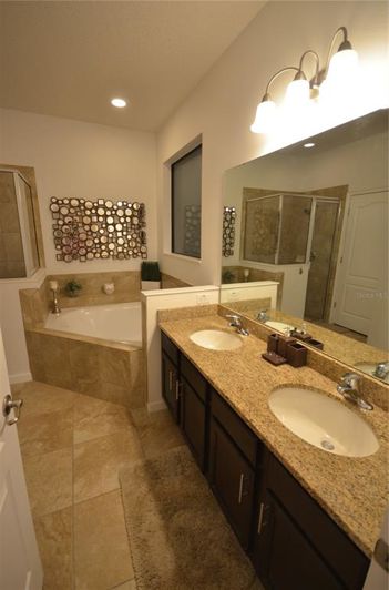 Image No.28-6 Bed Property for sale