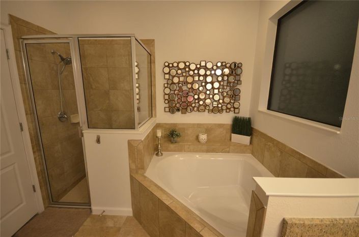 Image No.29-6 Bed Property for sale