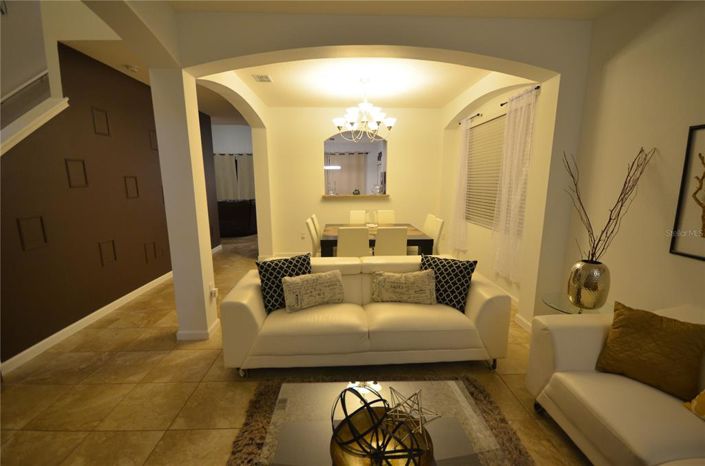 Image No.4-6 Bed Property for sale