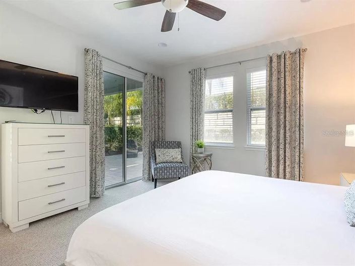 Image No.17-6 Bed Property for sale