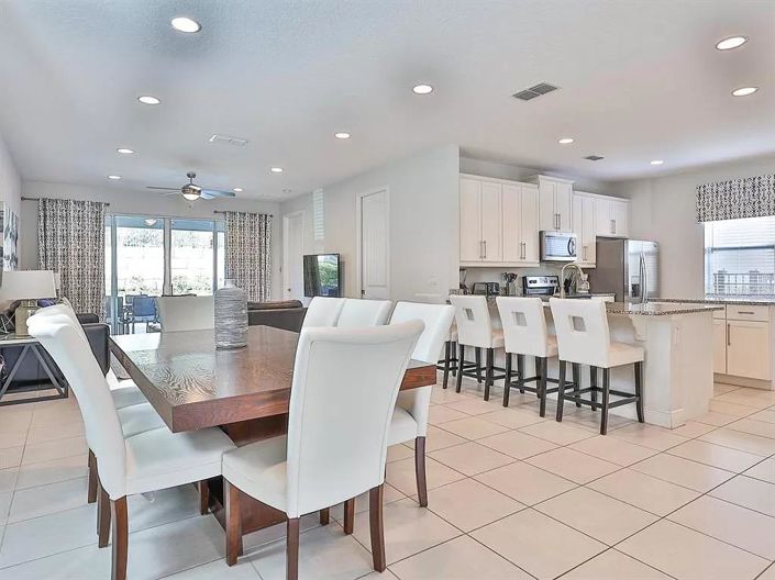 Image No.23-6 Bed Property for sale