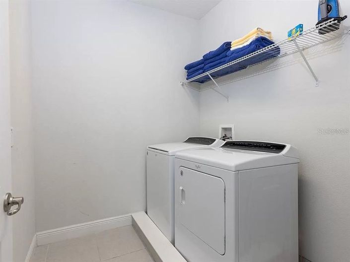 Image No.32-6 Bed Property for sale