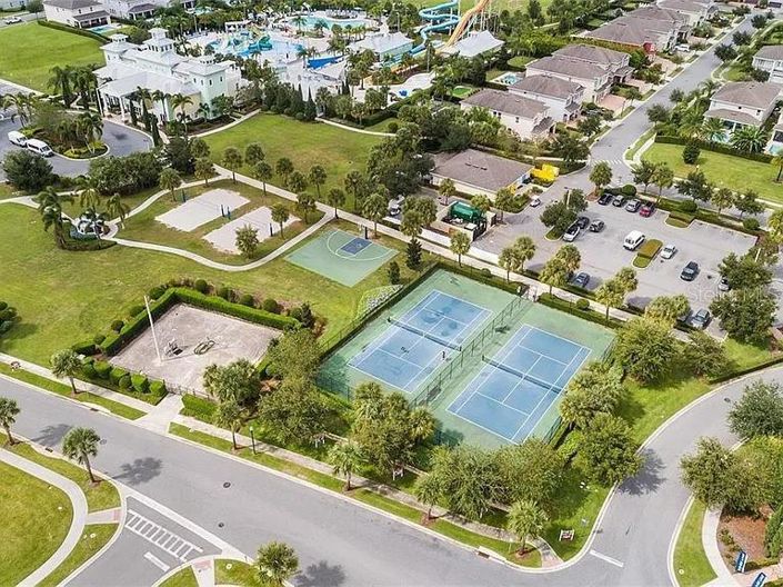 Image No.9-6 Bed Property for sale