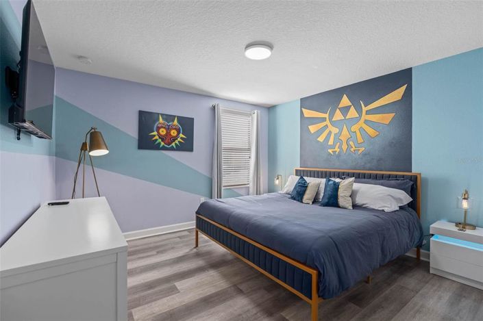 Image No.9-8 Bed Property for sale