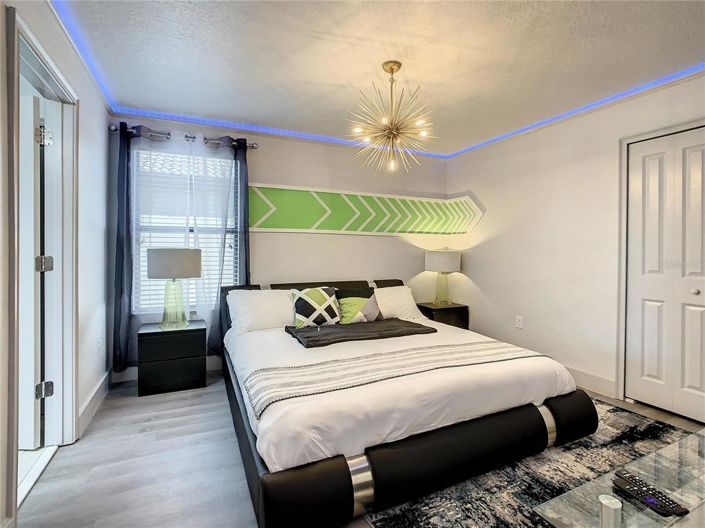 Image No.13-8 Bed Property for sale