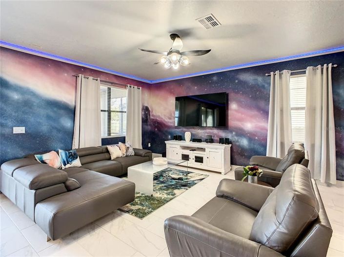 Image No.15-8 Bed Property for sale