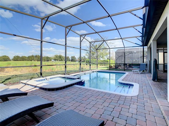 Image No.2-8 Bed Property for sale