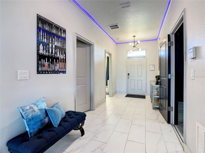 Image No.20-8 Bed Property for sale