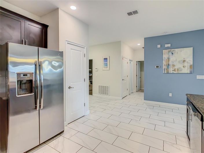 Image No.18-8 Bed Property for sale