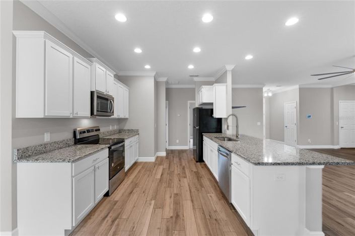 Image No.13-3 Bed Property for sale