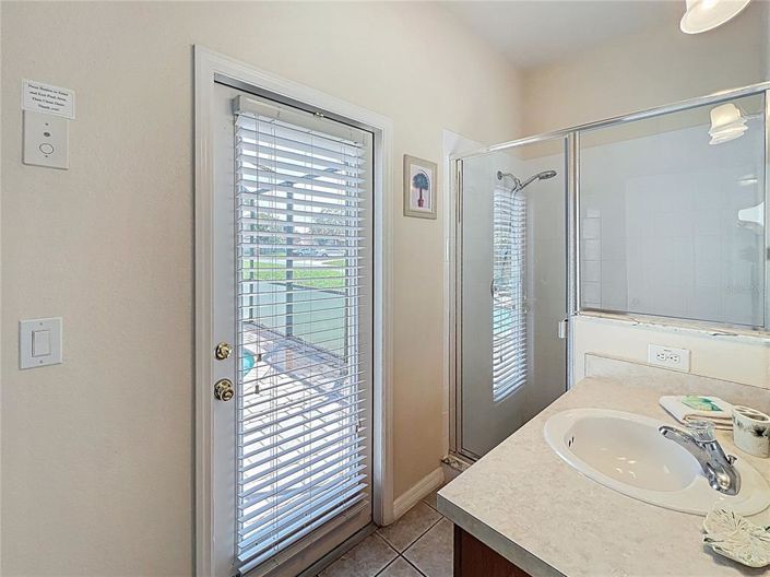 Image No.17-4 Bed Property for sale