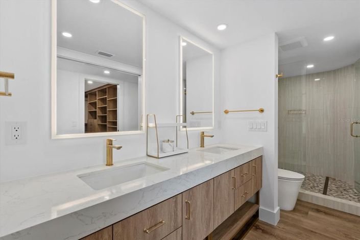 Image No.28-3 Bed Property for sale