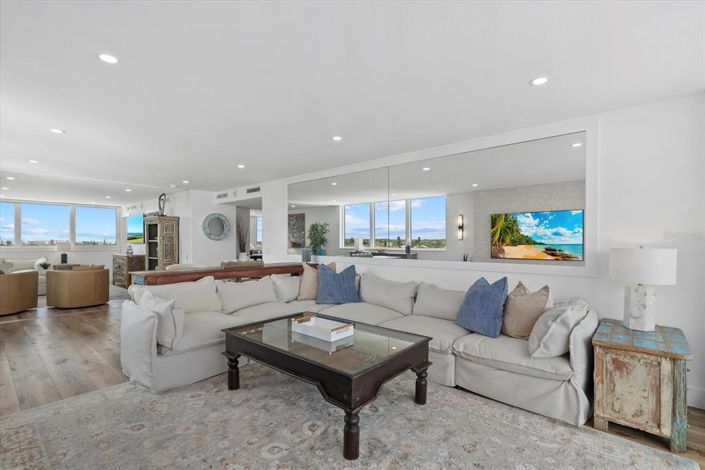 Image No.9-3 Bed Property for sale