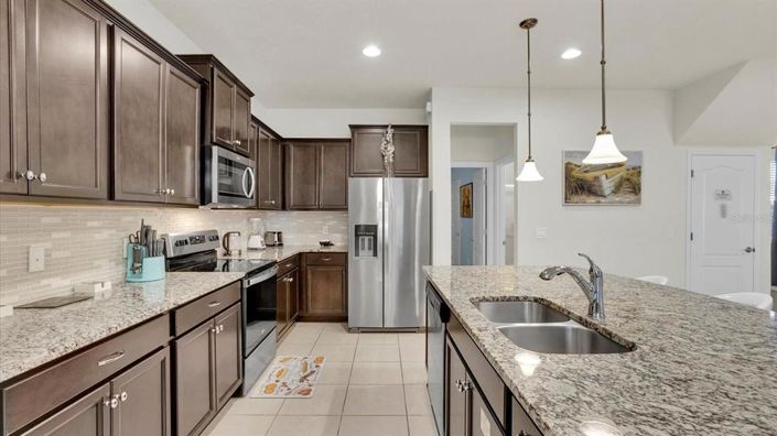 Image No.5-5 Bed Property for sale