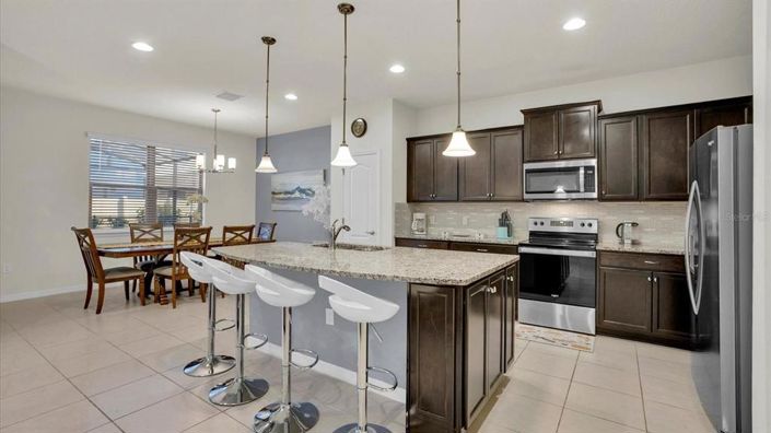 Image No.7-5 Bed Property for sale