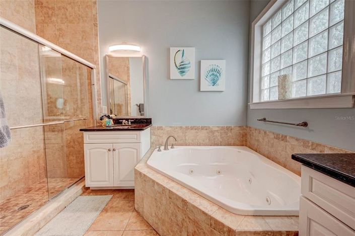 Image No.21-5 Bed Property for sale