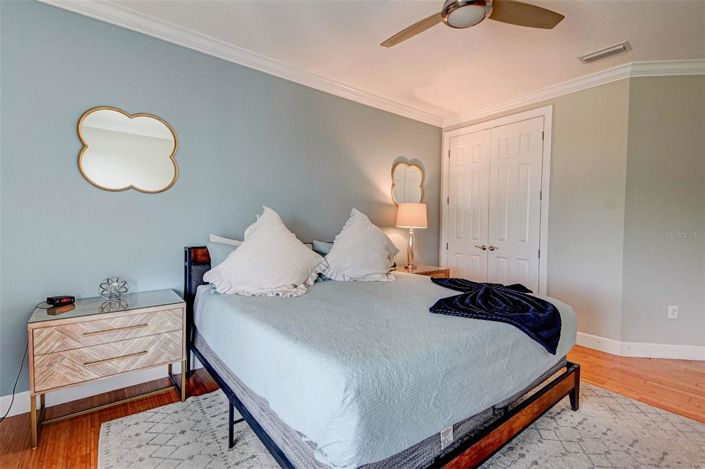 Image No.34-5 Bed Property for sale