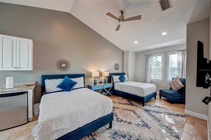 Image No.38-5 Bed Property for sale