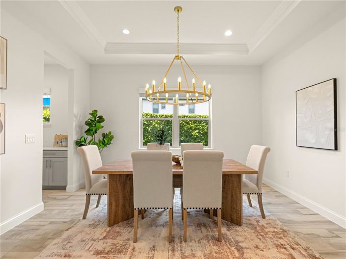 Image No.10-5 Bed Property for sale