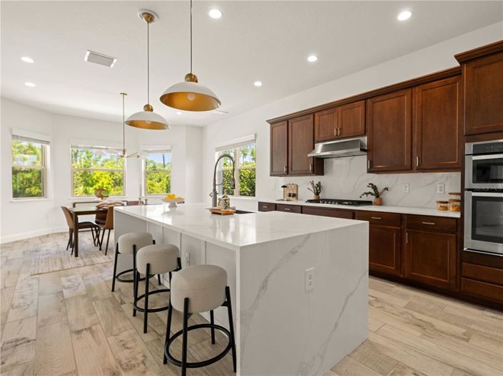 Image No.11-5 Bed Property for sale