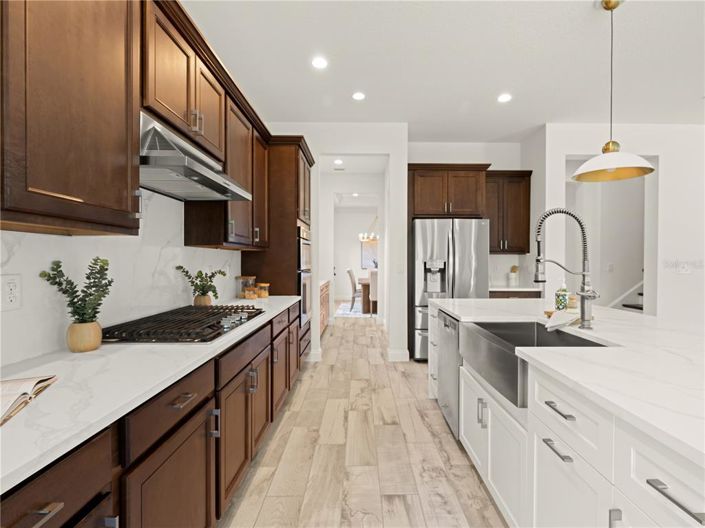 Image No.12-5 Bed Property for sale