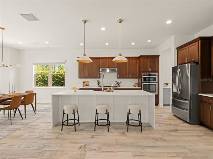 Image No.18-5 Bed Property for sale